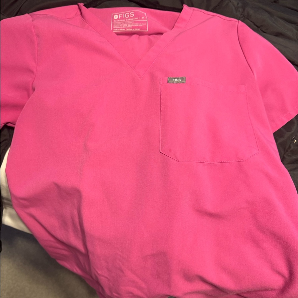 Figs Vivid Pink scrub set